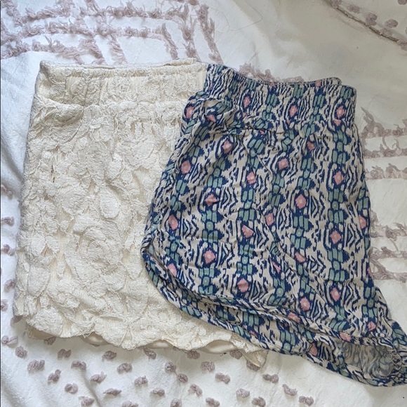 Lady’s Shorts Bundle - Picture 1 of 5
